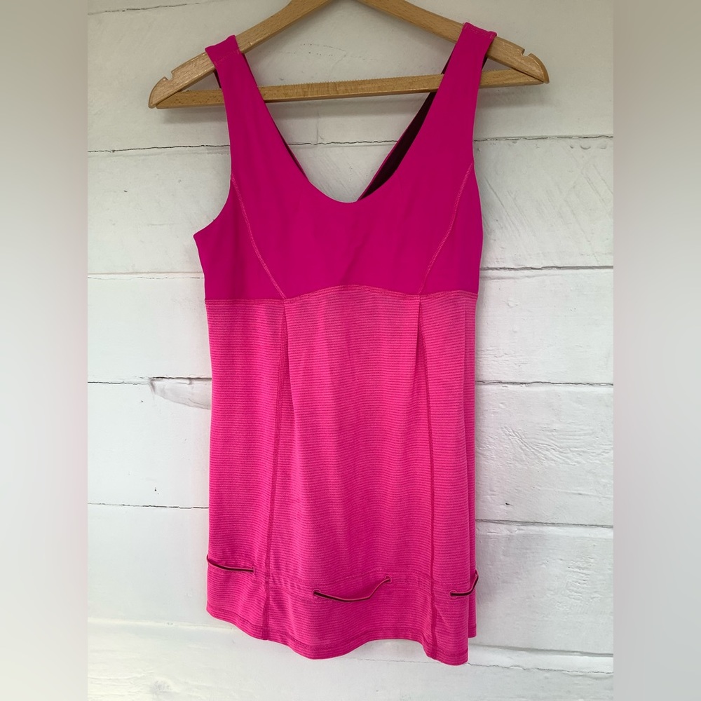 Lululemon hustle & bustle tank like new 4 6